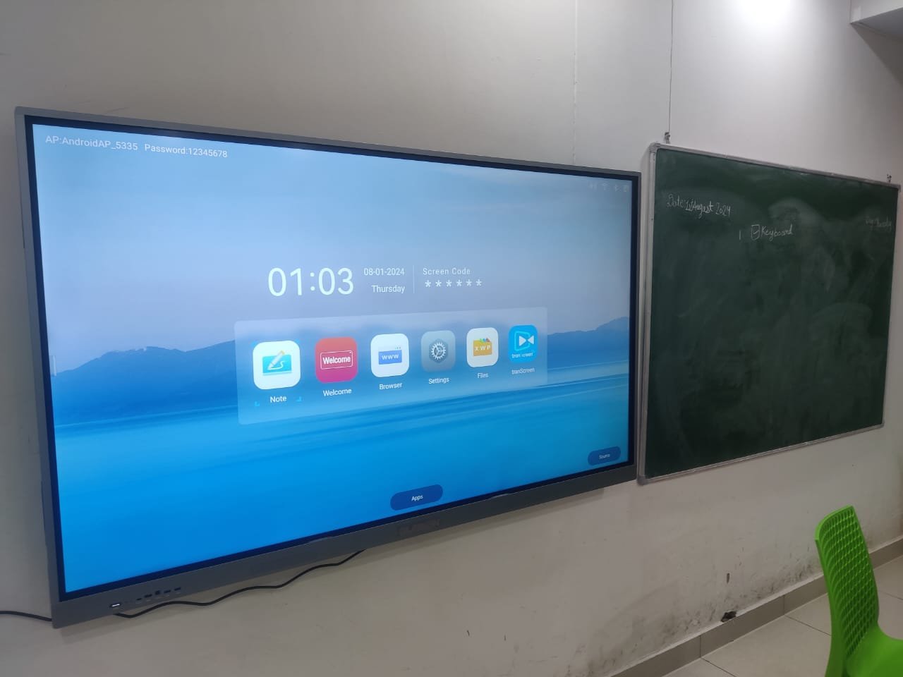 Interactive Smart Boards 75'' - Image 3